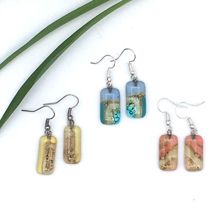 afbeelding oorbellen fused glass