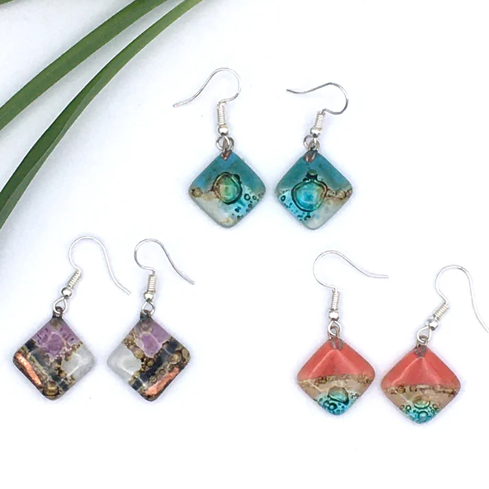 afbeelding oorbellen fused glass